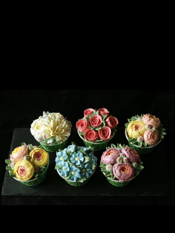 Cupcakes med creme blomster