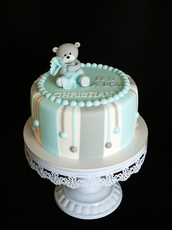 Baby shower cake with teddy bear