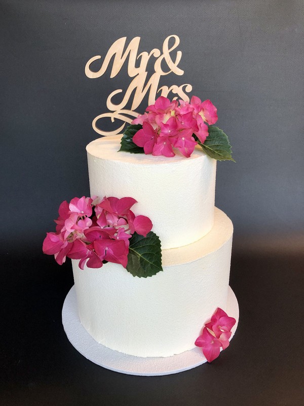 Mr&Mrs wedding cake
